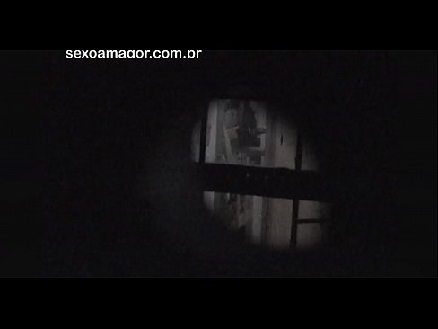 ❤️ Blondie wurdt yn it geheim op fideo opnommen troch in buertvoyeur ferburgen efter holle bakstiennen ☑ Porno by ús fy.pornoklinge.ru ❤