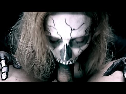 ❤️ Demon famke sûgje hoanne mei har swarte mûle en slikken cum. ☑ Porno by ús fy.pornoklinge.ru ❤